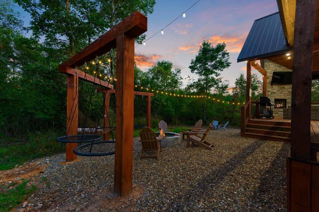 Under The Stars - Secluded, Hot Tub, Firepit, Games Broken Bow