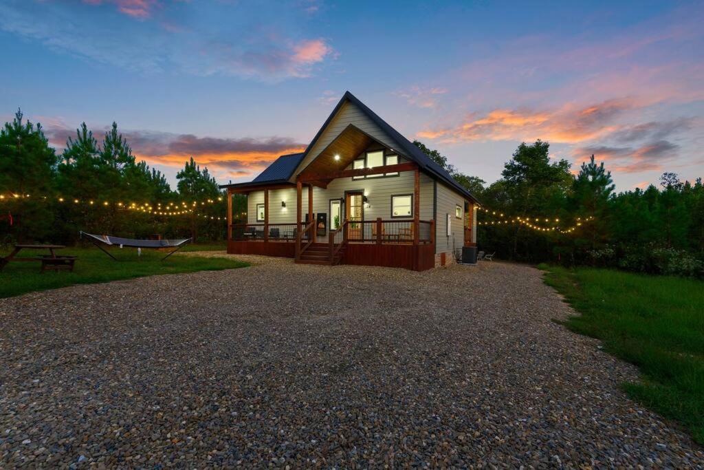 Chalet Under The Stars - Secluded, Hot Tub, Firepit, Games *
