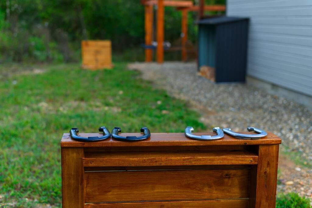 Chalet Under The Stars - Secluded, Hot Tub, Firepit, Games