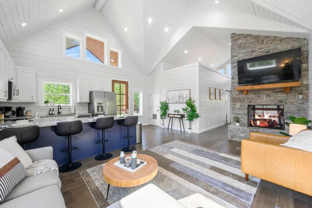 Under The Stars - Secluded, Hot Tub, Firepit, Games *