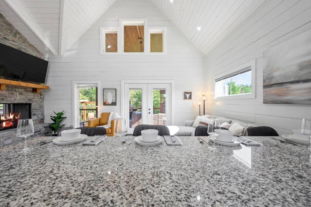 Chalet Under The Stars - Secluded, Hot Tub, Firepit, Games *
