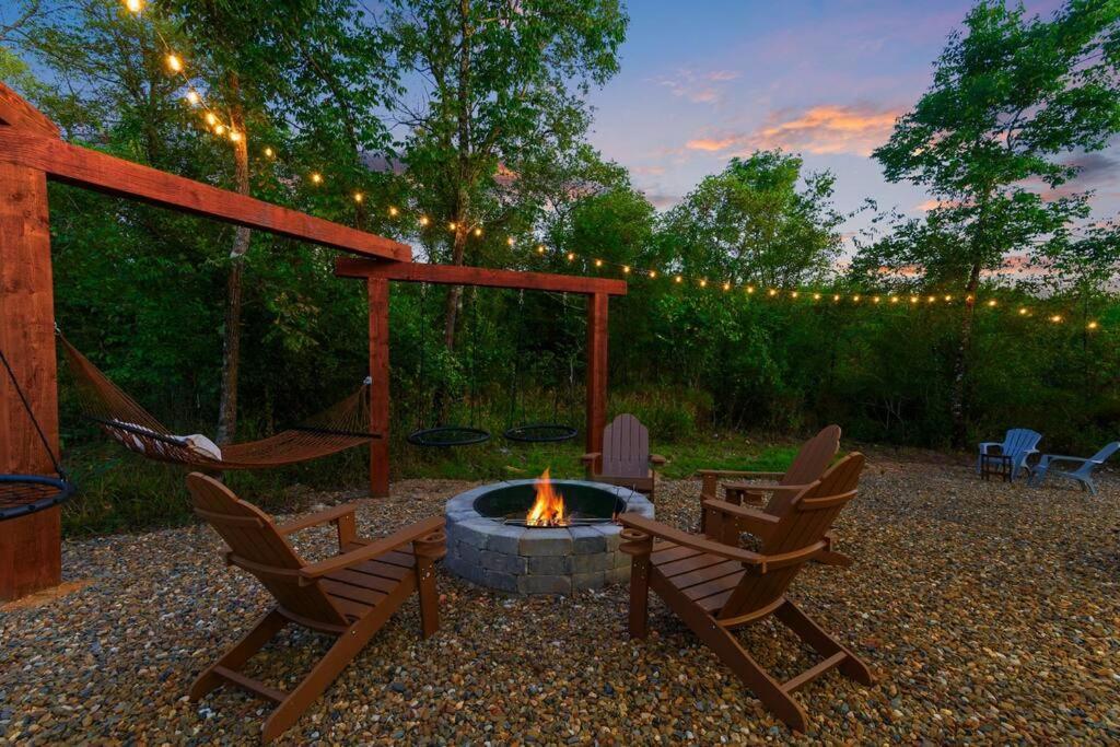 Under The Stars - Secluded, Hot Tub, Firepit, Games Broken Bow