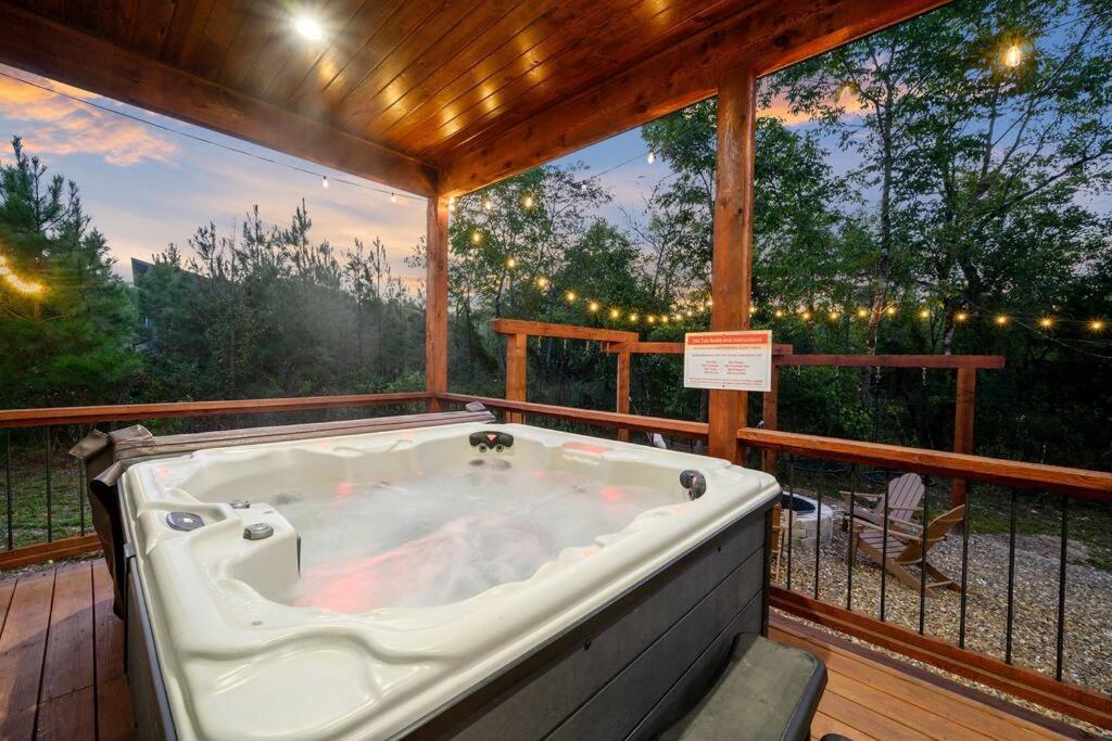 Under The Stars - Secluded, Hot Tub, Firepit, Games Chalet *