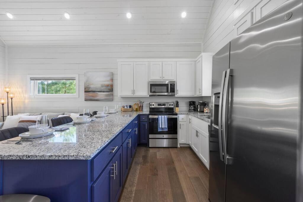 Chalet Under The Stars - Secluded, Hot Tub, Firepit, Games *