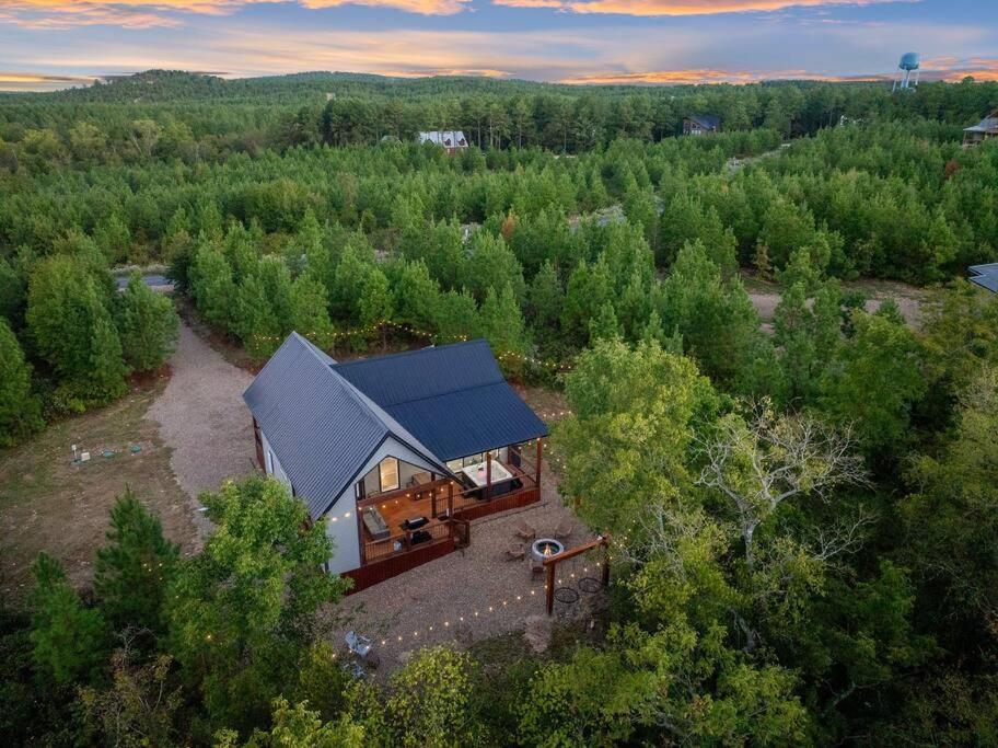 Chalet Under The Stars - Secluded, Hot Tub, Firepit, Games Broken Bow