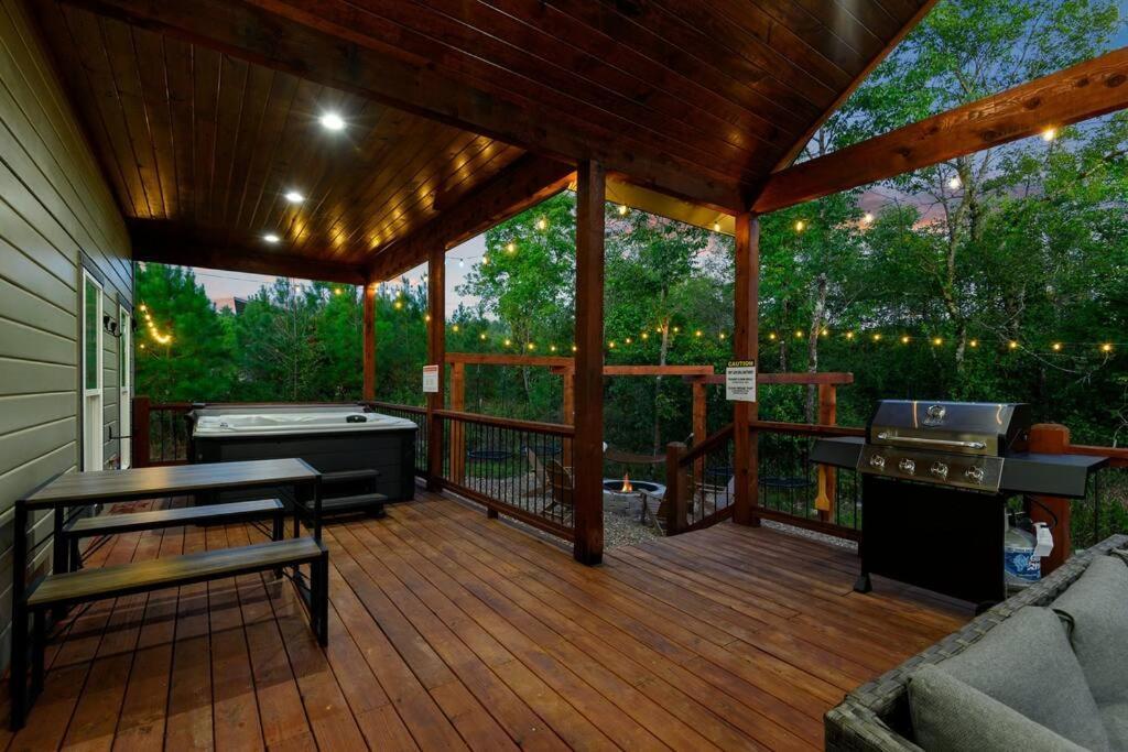 Under The Stars - Secluded, Hot Tub, Firepit, Games Chalet