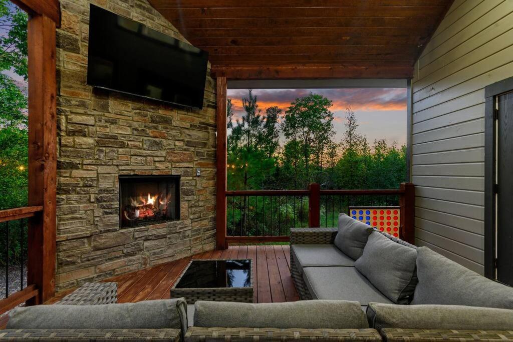Chalet Under The Stars - Secluded, Hot Tub, Firepit, Games Broken Bow