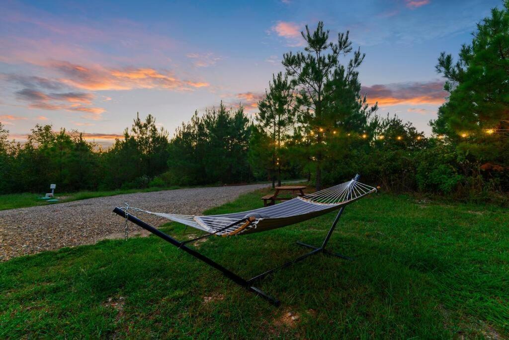 Under The Stars - Secluded, Hot Tub, Firepit, Games