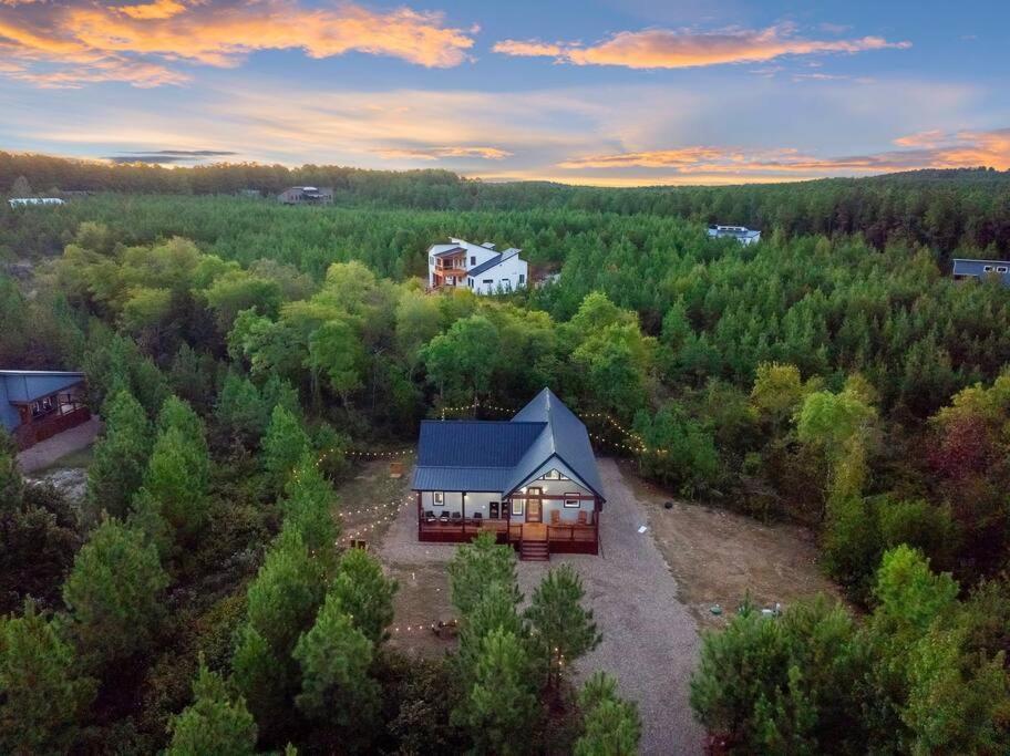 Chalet Under The Stars - Secluded, Hot Tub, Firepit, Games